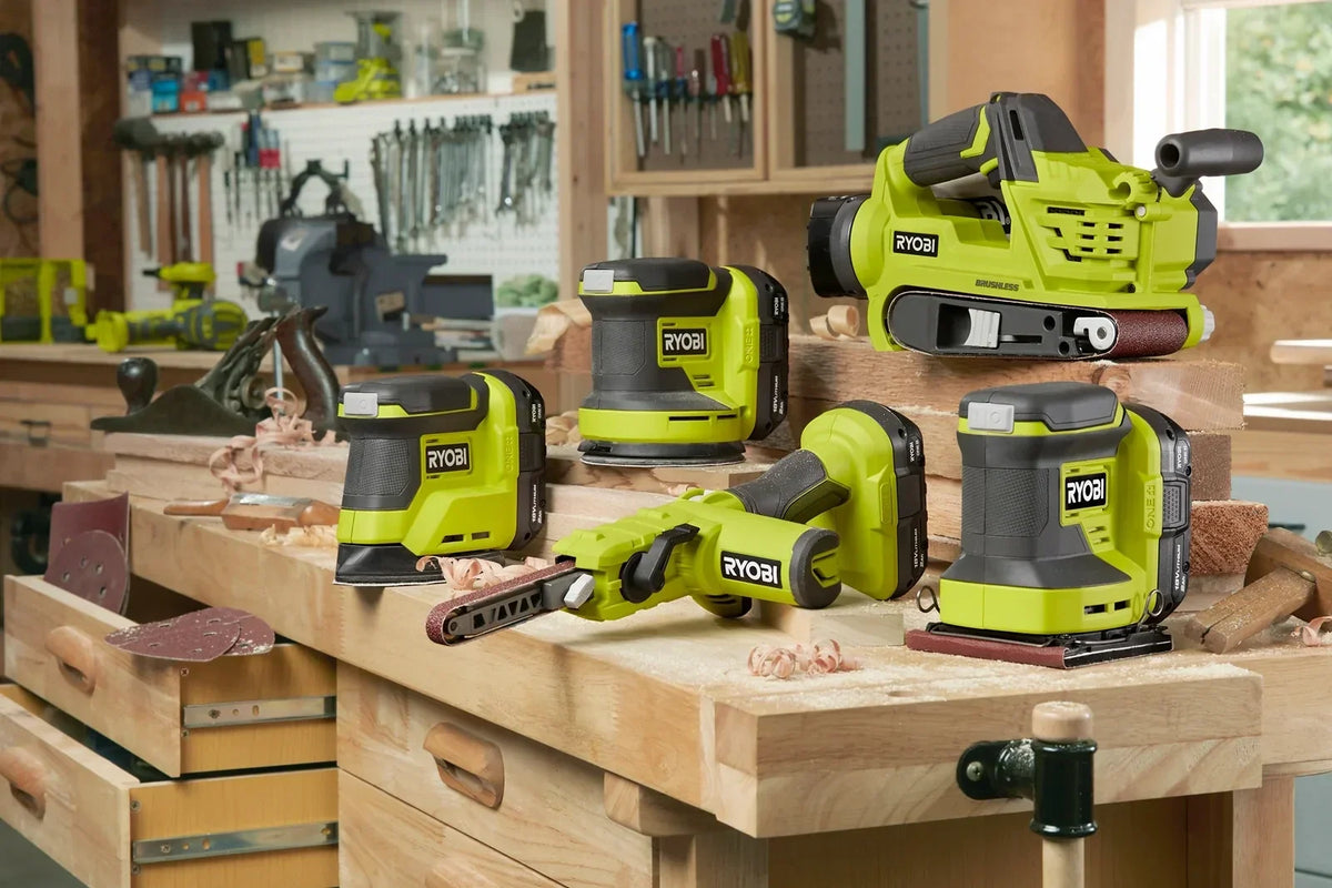 RYOBI 18V ONE+ 1/4 Sheet Sander Kit