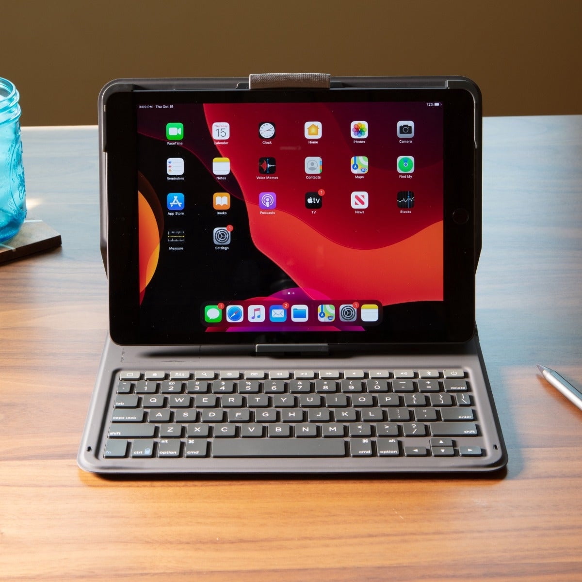ZAGG Messenger Folio 2 Tablet Keyboard & Case Laptop-Style Keys Built-In Stand for 10.9-inch 10th GEN iPad