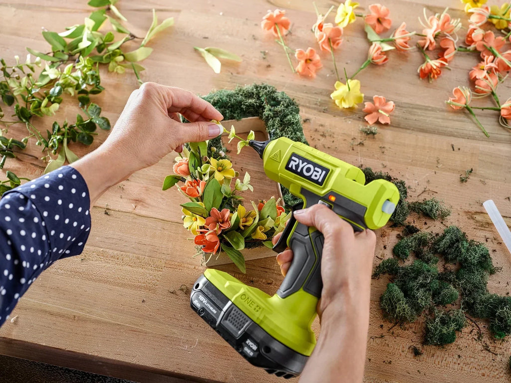 RYOBI 18V ONE+ Glue Gun Kit