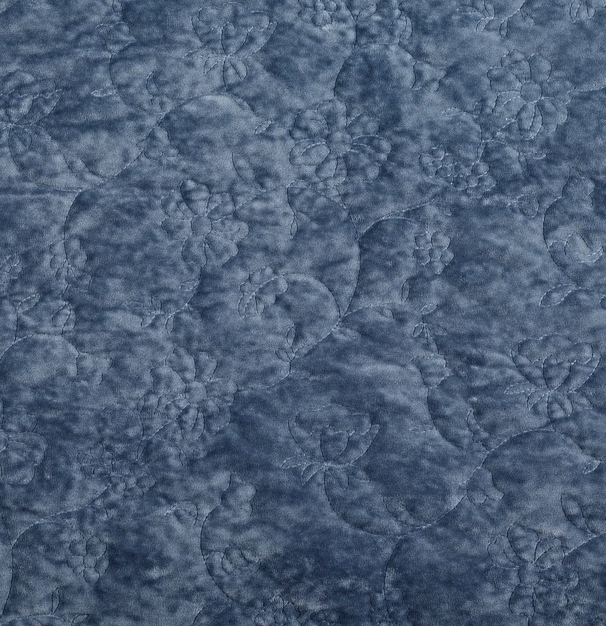 The Pioneer Woman Eloise Floral Velvet Quilt, Full/Queen, Blue Dust