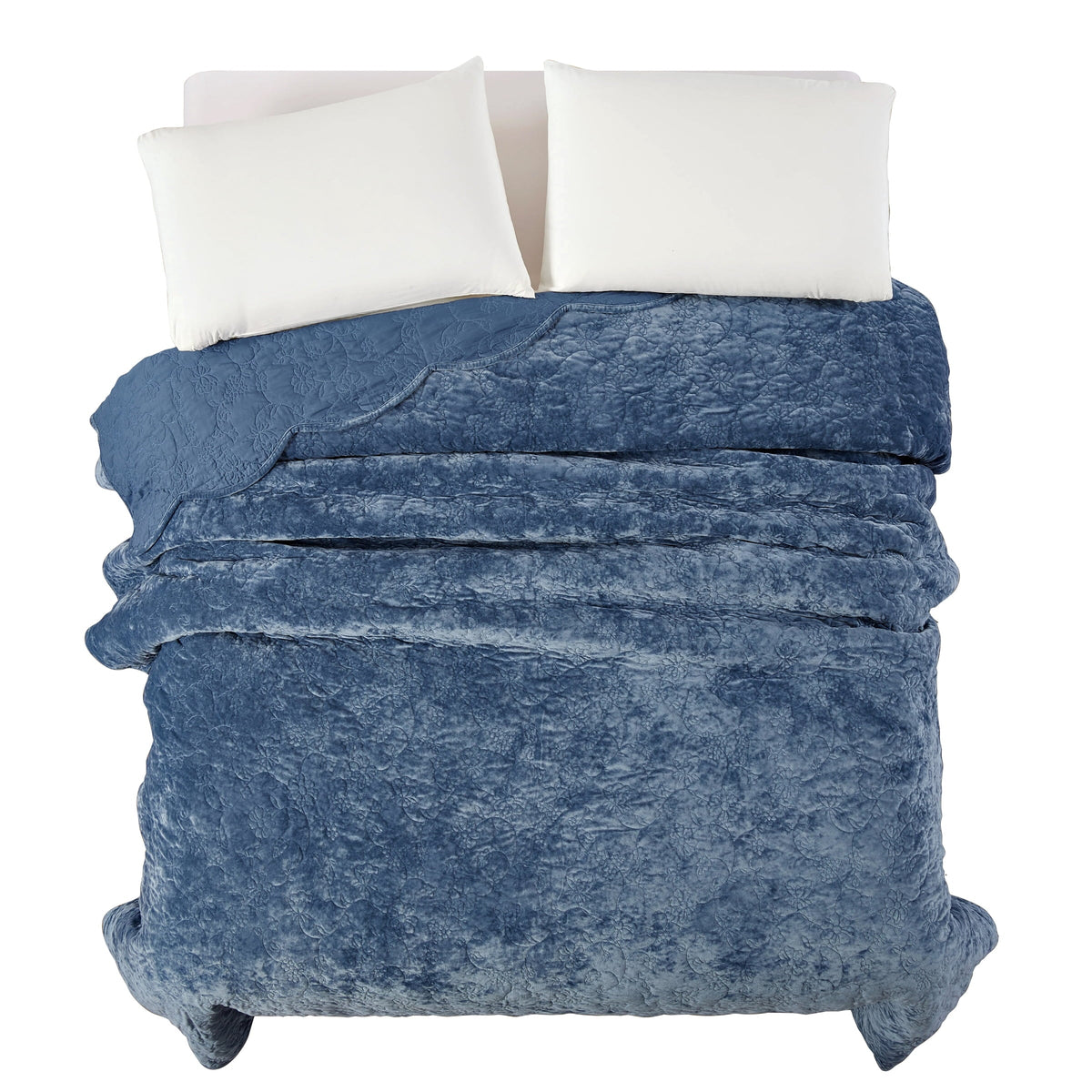 The Pioneer Woman Eloise Floral Velvet Quilt, Full/Queen, Blue Dust