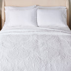 Better Homes & Gardens Paisley Medallion Cotton Quilt, Full/Queen, White